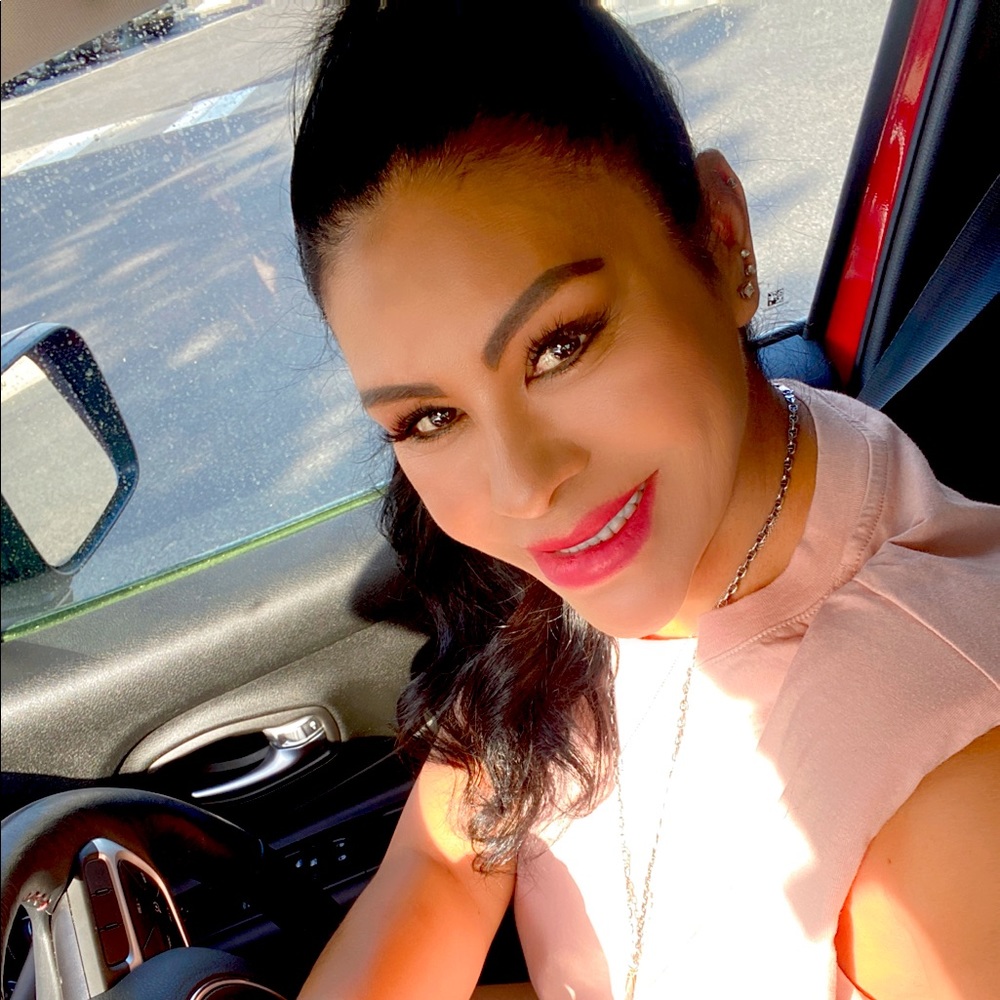 Meet your Posher, Fely